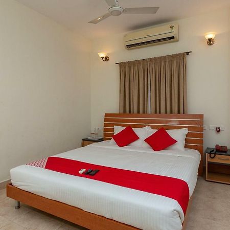 Oyo 23202 Cute Orange Service Apartments Chennai Luaran gambar
