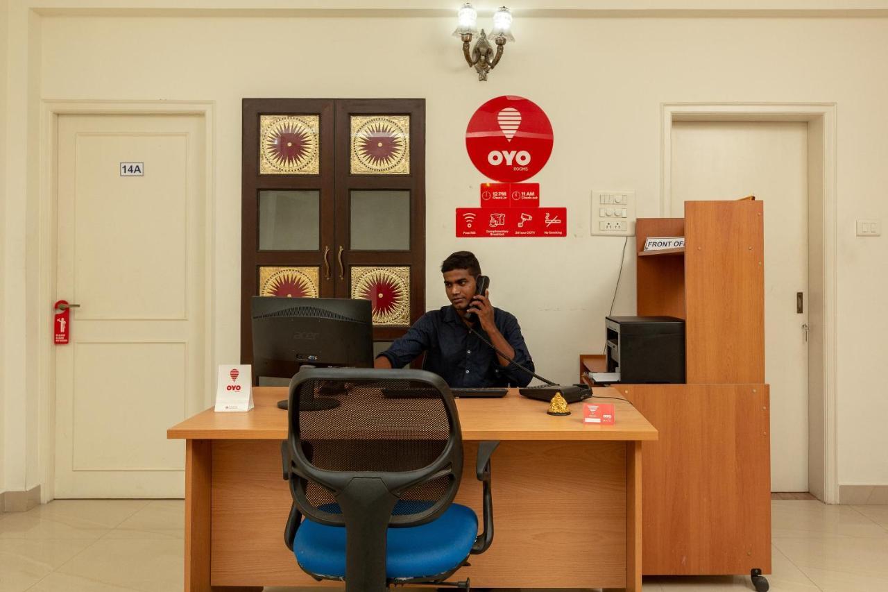 Oyo 23202 Cute Orange Service Apartments Chennai Luaran gambar