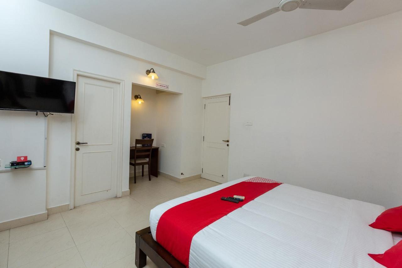 Oyo 23202 Cute Orange Service Apartments Chennai Luaran gambar