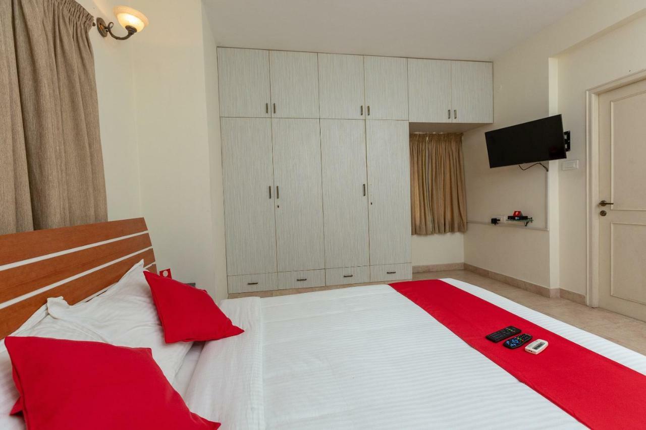 Oyo 23202 Cute Orange Service Apartments Chennai Luaran gambar